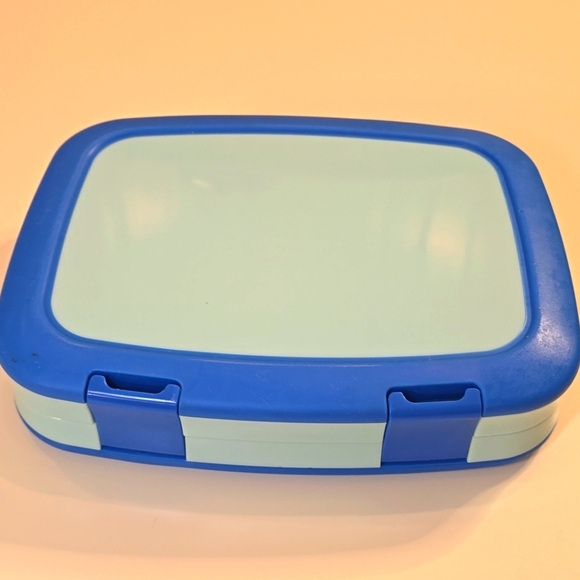 Set of 2 Bentgo Kids Lunch Boxes and Bentgo Cooler Bag - Picture 10 of 16